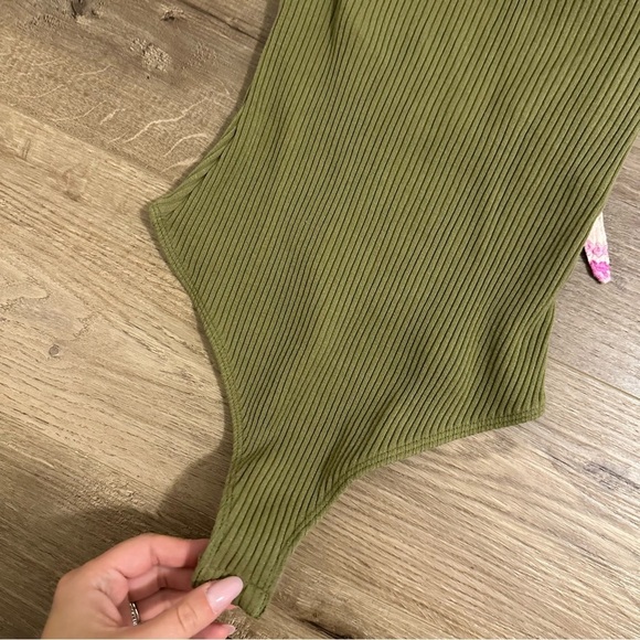 Free People Intimately Ribbed Bodysuit Halter Tie Neck Floral Straps Size Small - Picture 3 of 6